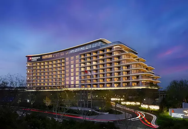 Iluminaci&oacute;n de fachadas para hotel de lujo