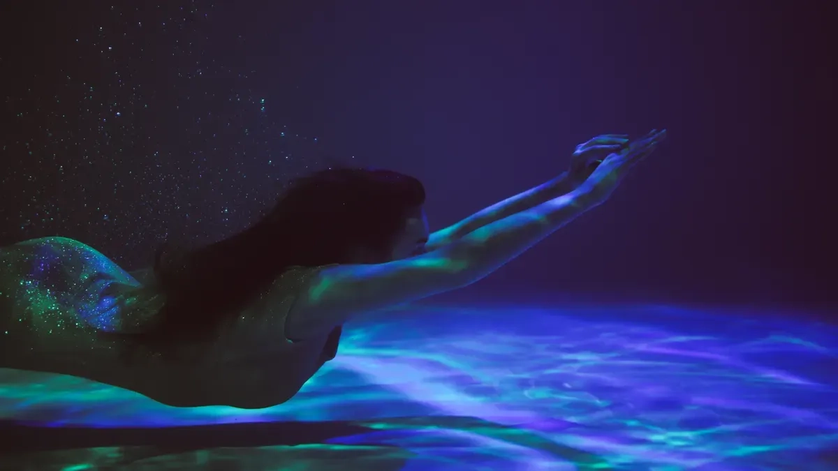 C&oacute;mo instalar iluminaci&oacute;n LED flexible subacu&aacute;tica en piscinas y fuentes