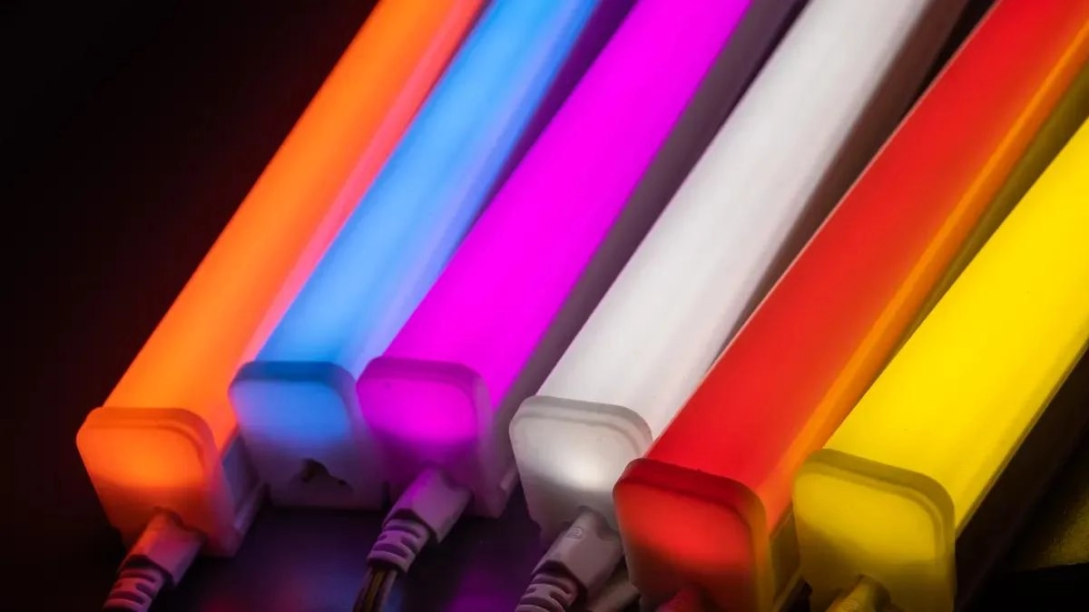 Detenga la ca&iacute;da de voltaje en sus luces LED flexibles ultralargas con estas soluciones